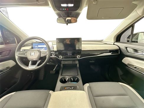 Used 2024 Honda Prologue EX image 4
