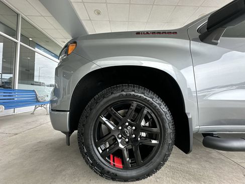Certified 2023 Chevrolet Silverado 1500 RST w/ Redline Edition AWD/4WD image 30