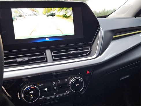 New 2026 Chevrolet Trax LT w/ Driver Confidence Package image 16