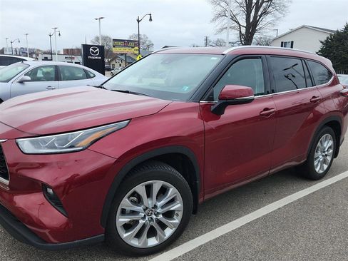 Used 2021 Toyota Highlander Limited image 10