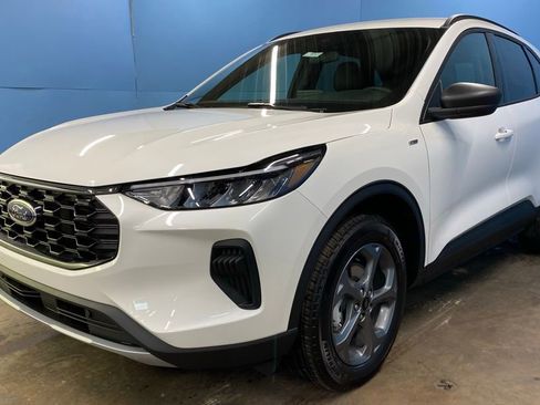 New 2026 Ford Escape ST-Line w/ Cold Weather Package image 4