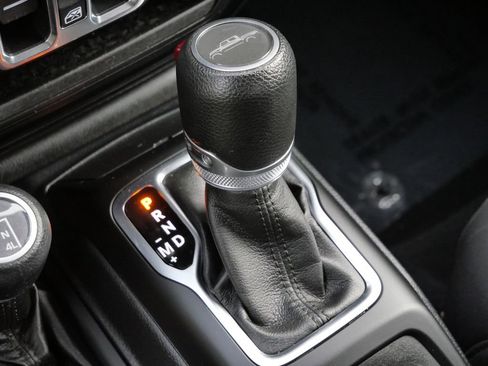 Used 2021 Jeep Gladiator Sport AWD/4WD image 41