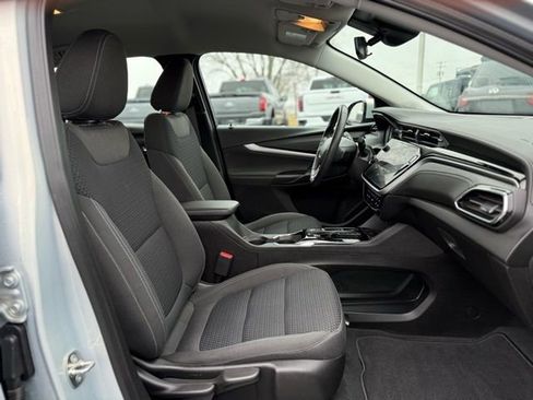 Used 2023 Chevrolet Bolt EUV LT w/ Comfort Package image 18