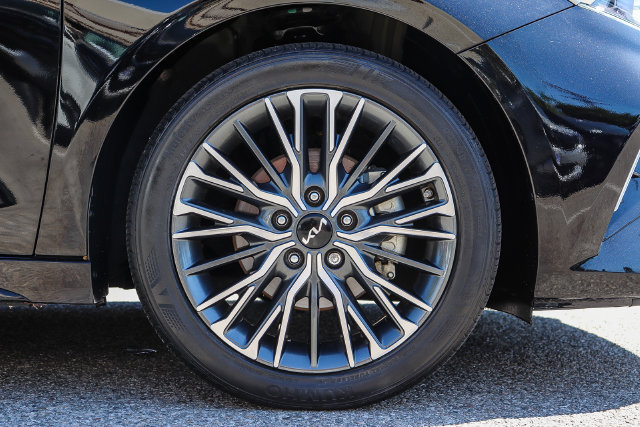 Certified 2023 Kia Forte GT-Line FWD image 12