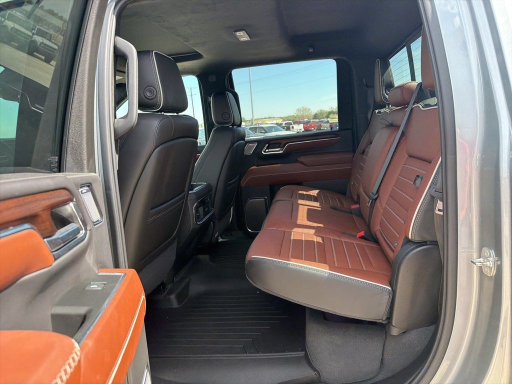 Used 2024 GMC Sierra 3500 Denali Ultimate w/ LPO, GMC Protection Package AWD/4WD image 25