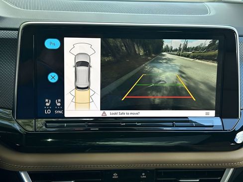 New 2026 Volkswagen Atlas Cross Sport SEL image 17