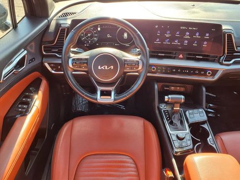 Used 2024 Kia Sportage SX image 3