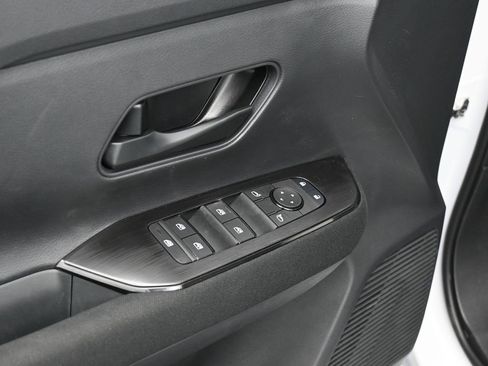 New 2026 Nissan Kicks S image 14