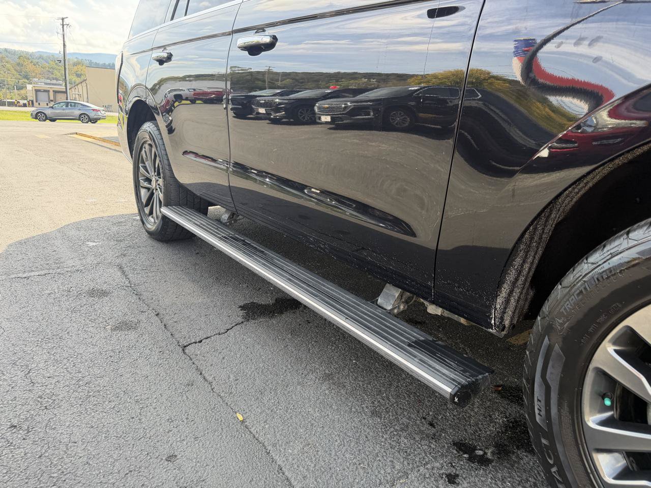 Used 2019 Ford Expedition Limited w/ Driver Assistance Package RWD image 25