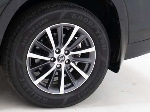 Used 2019 Toyota Highlander XLE AWD/4WD image 67