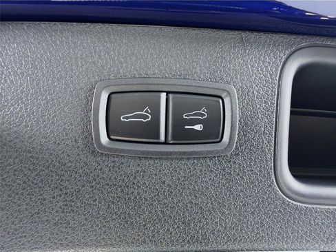 Certified 2026 Porsche Macan AWD/4WD image 24