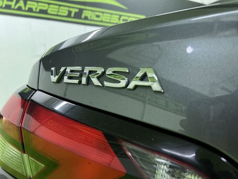Used 2021 Nissan Versa SV FWD image 11