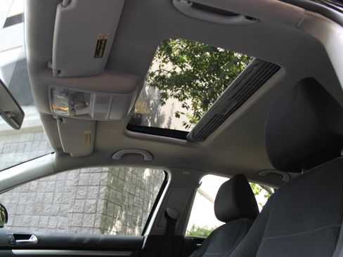 Used 2009 Volkswagen Jetta S FWD image 26