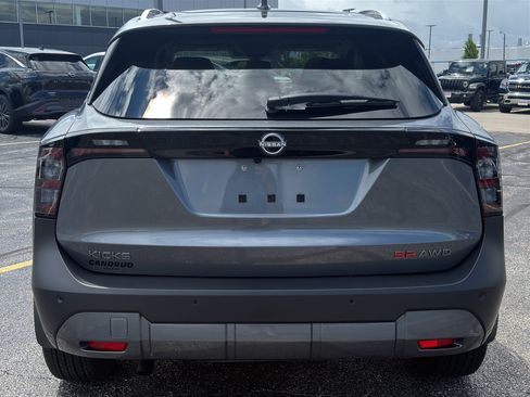 Certified 2025 Nissan Kicks SR w/ SR Premium Package AWD/4WD image 7