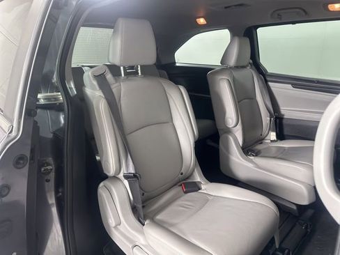 Used 2019 Honda Odyssey EX-L image 17