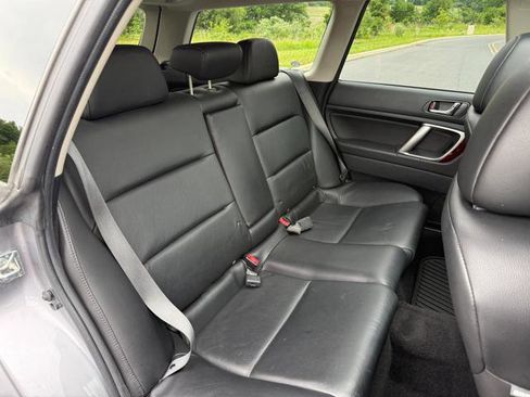 Used 2009 Subaru Outback 2.5i Limited AWD/4WD image 21