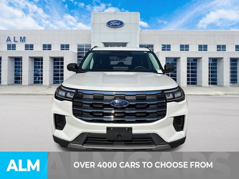 Used 2025 Ford Explorer Active image 3