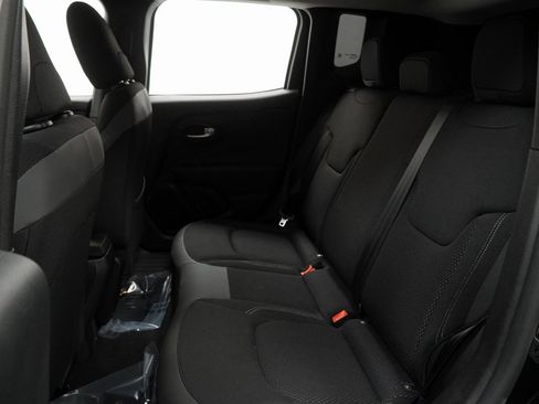 Certified 2023 Jeep Renegade Latitude image 18
