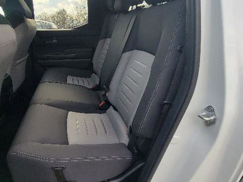 Used 2025 Toyota Tacoma TRD Off-Road image 9