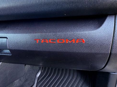 Used 2017 Toyota Tacoma TRD Pro AWD/4WD image 18