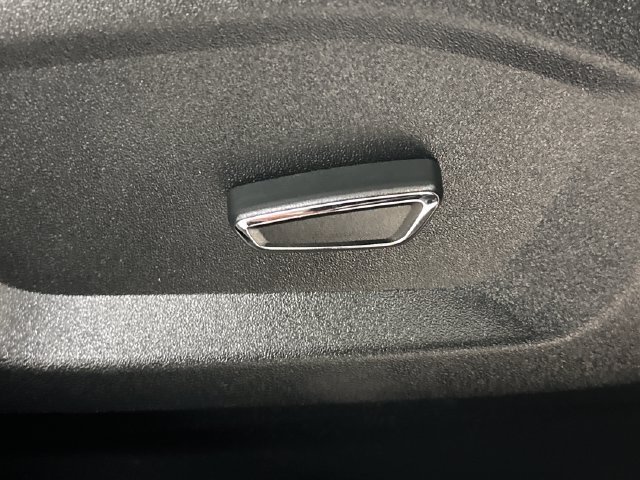 Used 2017 Ford Edge SEL w/ Equipment Group 201A FWD image 23