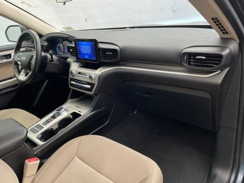 Used 2023 Ford Explorer XLT RWD image 27