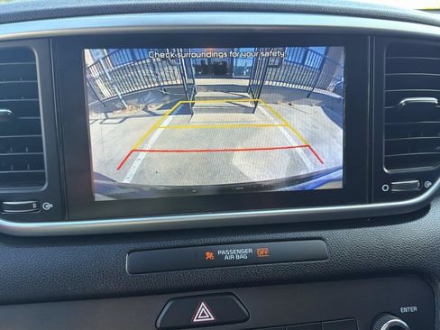 Used 2020 Kia Sportage LX FWD image 16