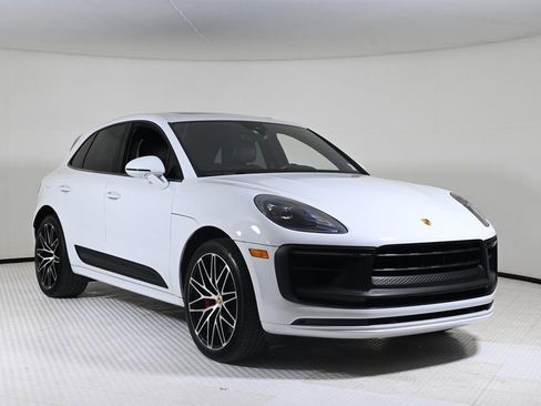 Certified 2022 Porsche Macan GTS image 9