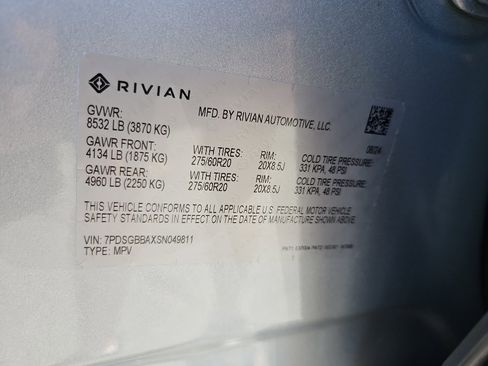 Used 2025 Rivian R1S Adventure image 28