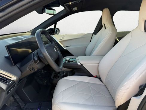 Used 2025 BMW iX xDrive50 image 9