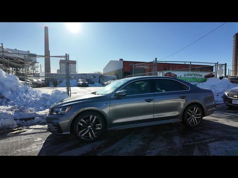 Used 2017 Volkswagen Passat 1.8T R-Line image 1