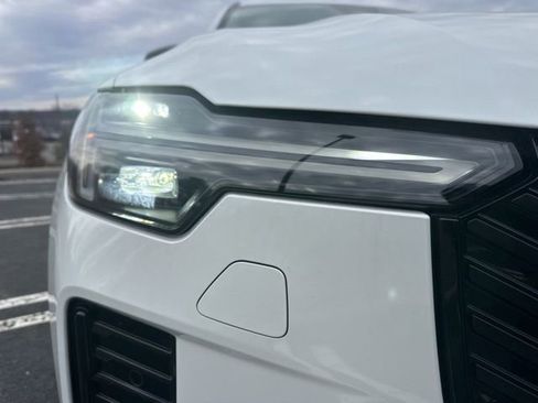 New 2026 Volvo XC90 B6 Ultra w/ Protection Package image 9