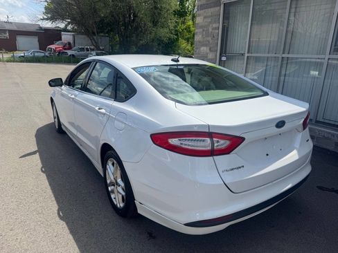 Used 2013 Ford Fusion SE FWD image 3
