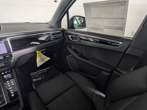 New 2026 Porsche Macan image 23