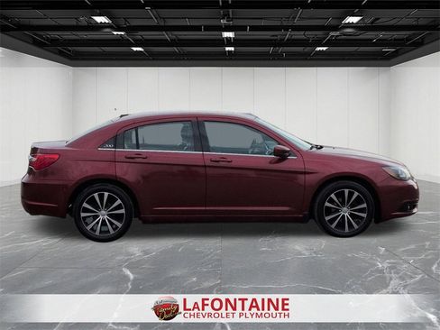 Used 2014 Chrysler 200 Limited w/ Sun/Sound Group image 9