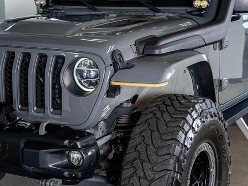 Used 2021 Jeep Gladiator Rubicon image 12