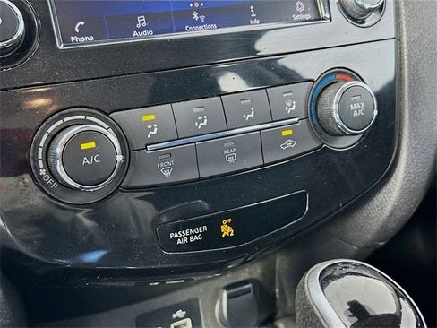 Used 2020 Nissan Rogue Sport S image 15