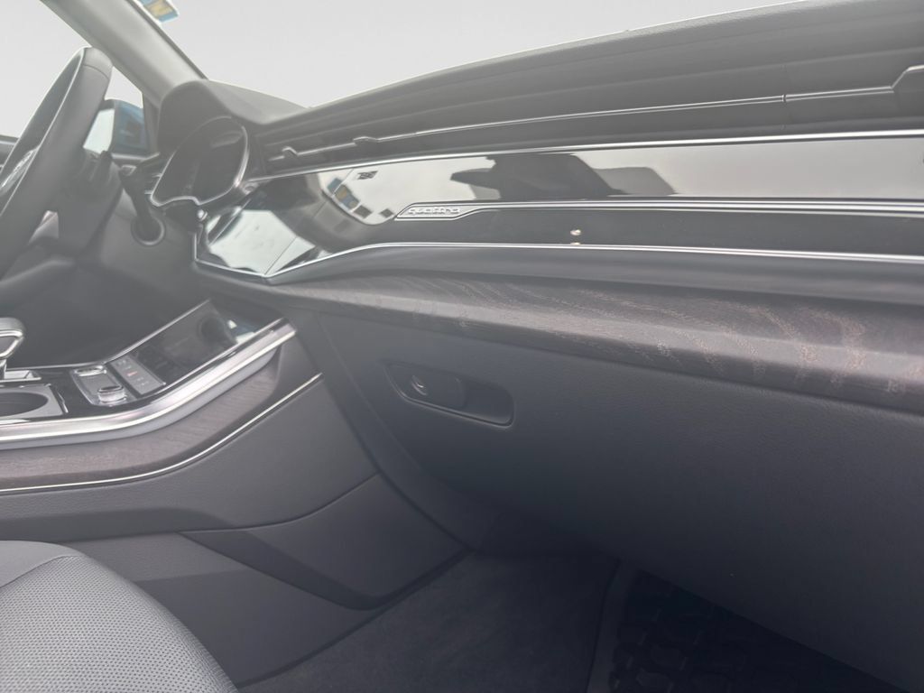 Used 2022 Audi Q8 Premium Plus w/ Premium Plus Package AWD/4WD image 36