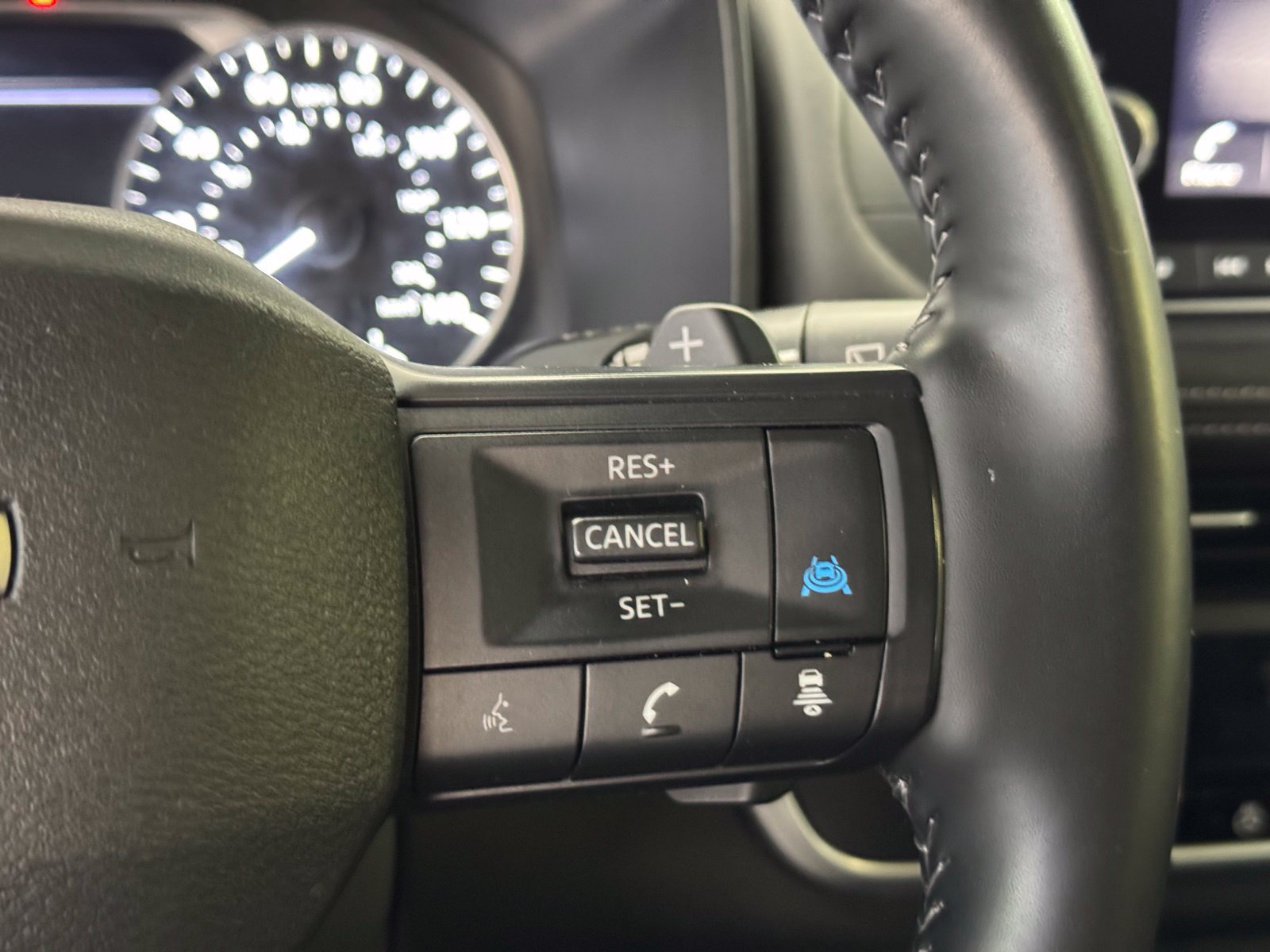 Certified 2025 Nissan Rogue SV w/ SV Premium Package AWD/4WD image 25