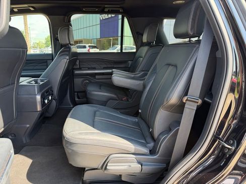 Used 2023 Ford Expedition Platinum RWD image 11