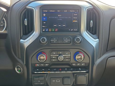 Used 2021 Chevrolet Silverado 1500 LTZ w/ Technology Package AWD/4WD image 25