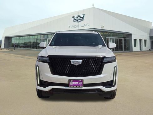 Used 2023 Cadillac Escalade Sport w/ LPO, ONYX Package image 2