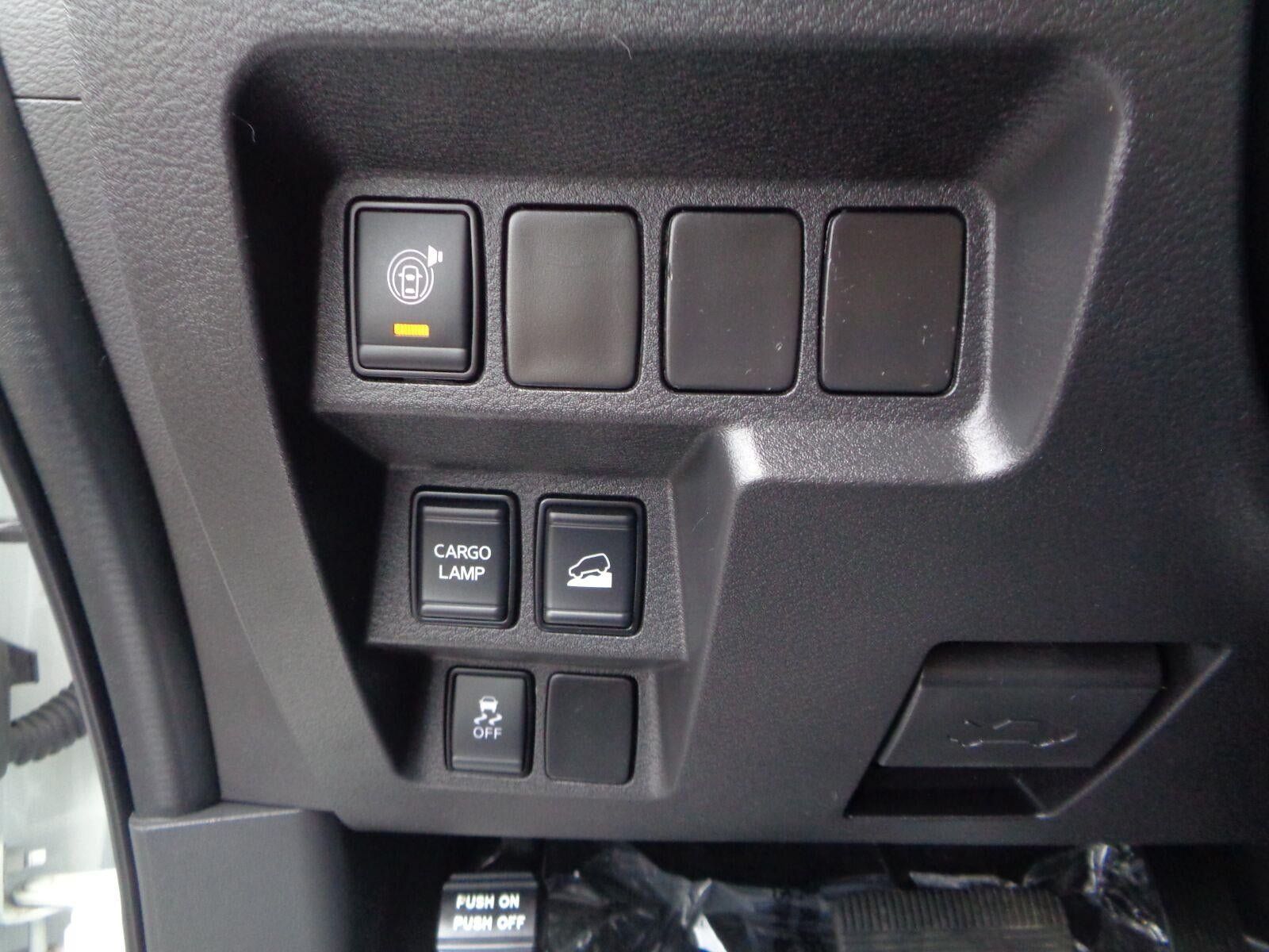 Used 2023 Nissan Frontier SV w/ Midnight Edition Package AWD/4WD image 8
