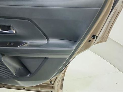 Certified 2025 Nissan Kicks SV FWD image 27