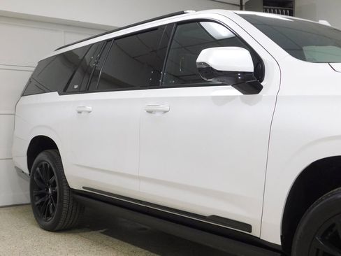 Used 2024 Cadillac Escalade ESV Sport w/ LPO, ONYX Package image 11