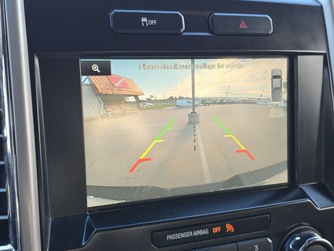 Used 2015 Ford F150 Lariat image 17