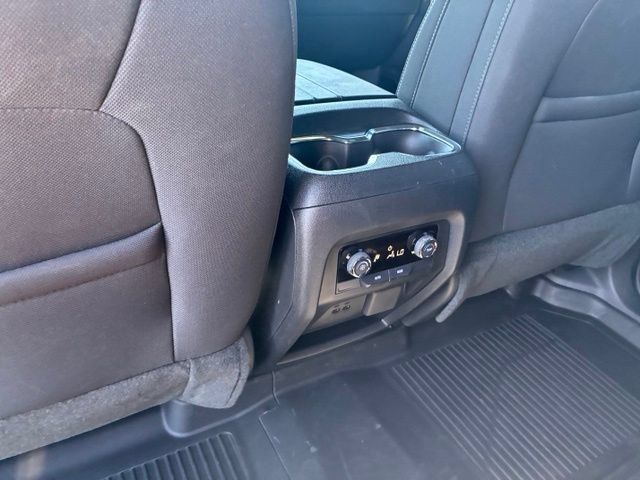 Used 2026 Chevrolet Traverse LT w/ Midnight/Sport Edition FWD image 18
