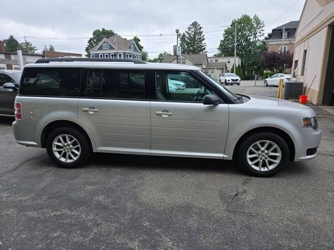 Used 2019 Ford Flex SE FWD image 2