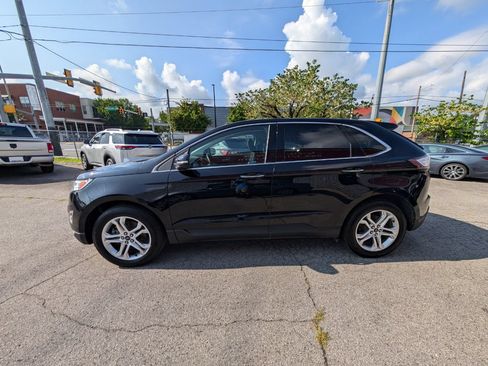 Used 2018 Ford Edge Titanium w/ Technology Package AWD/4WD image 9