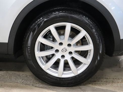 Used 2019 Porsche Cayenne S w/ Premium Plus Package AWD/4WD image 27